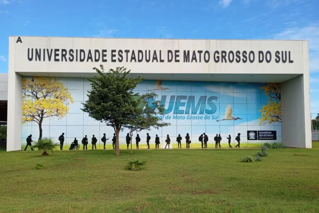 Aprovados para bolsas da UEMS devem manifestar interesse até 28 de agosto. (Foto: Eduardo Almeida)
