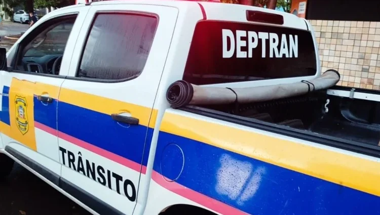 Motociclista fica ferido em colisão com van e carro em Três Lagoas