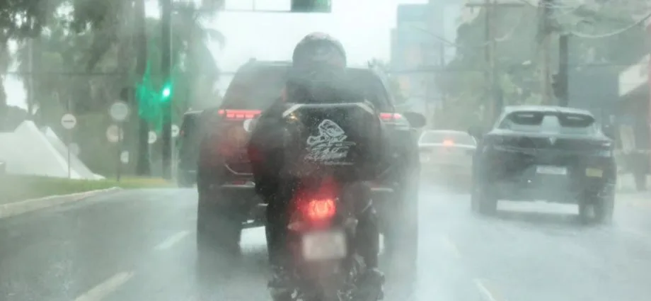 Chuva retorna a Campo Grande nesta sexta-feira e clima se mantém instável