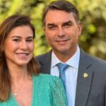 Flávio Bolsonaro chega aos EUA para pedir asilo e prepara coletiva