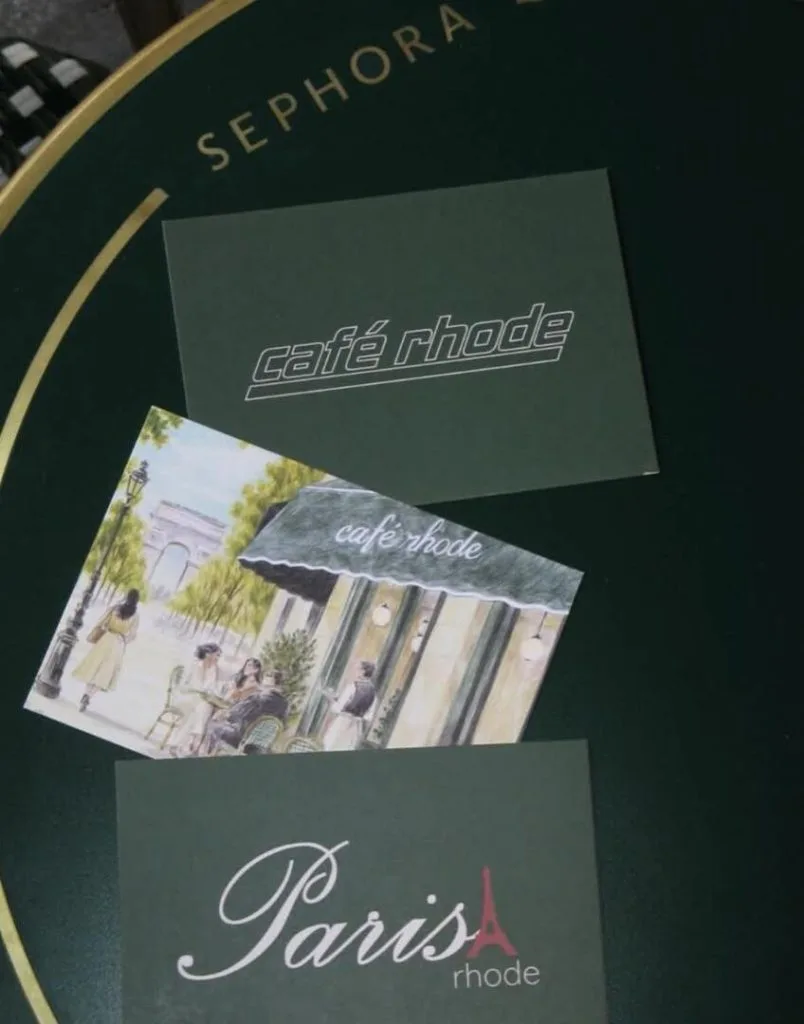 Rhode, marca de Hailey Bieber, inaugura café em Paris