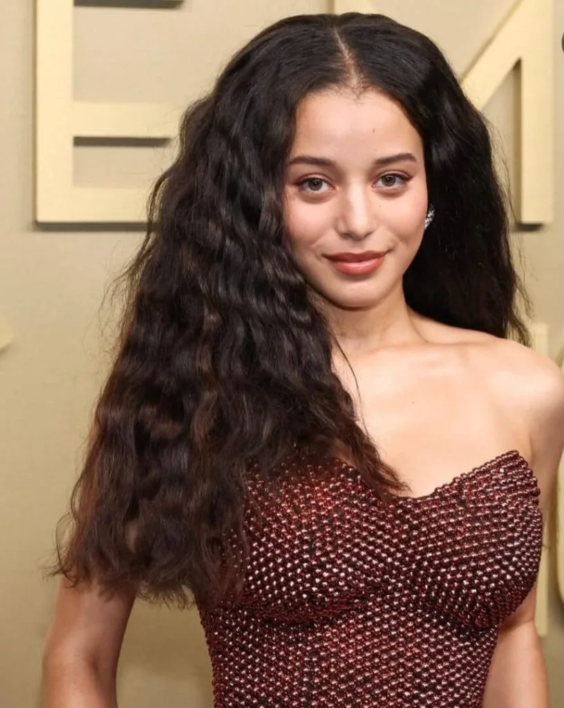 Tendências de Beleza: Cabelos Extremamente Longos e o Pixie em Alta