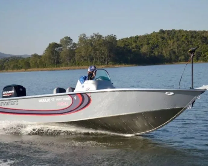 Mulher perde R$ 17,3 mil em golpe ao tentar comprar barco em Dourados