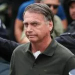 Jair Bolsonaro apresenta taquicardia e dificuldade para respirar, segundo boletim médico