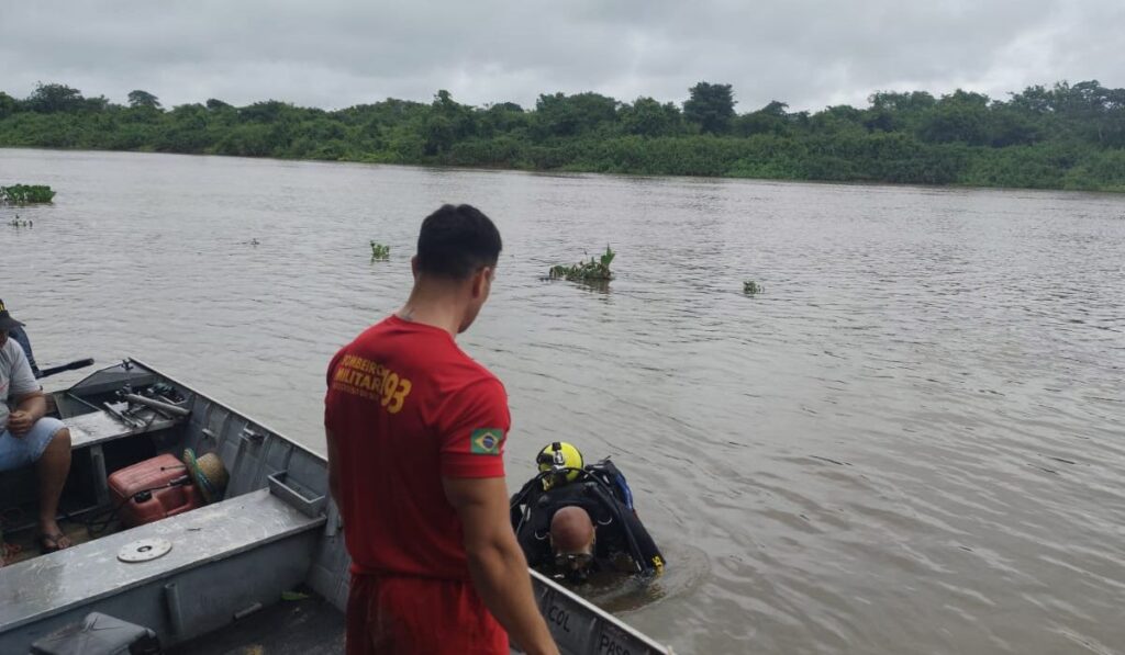 Bombeiros fizeram buscas pelo turista no Rio Paraguai por dois dias. (Foto: Divulgação)