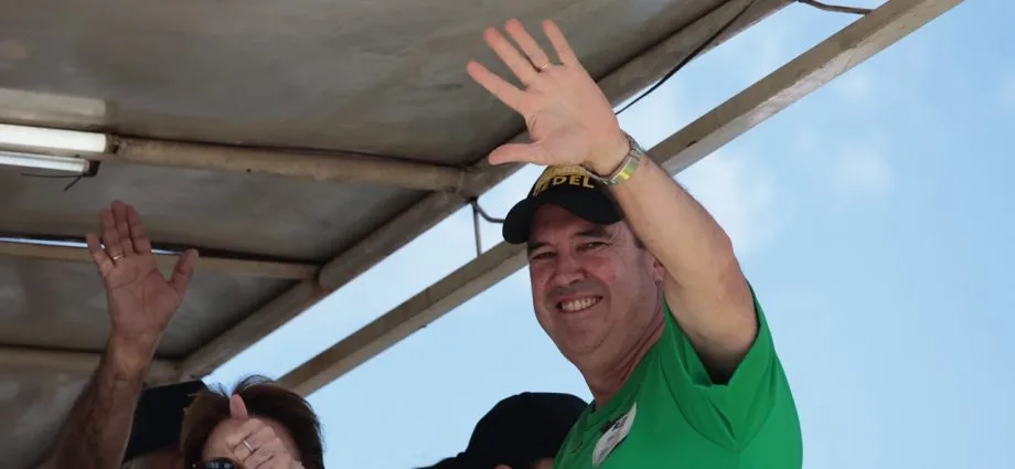 Eduardo Riedel é reeleito governador em Mato Grosso do Sul