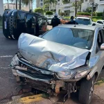Colisão em Campo Grande resulta em carro tombado