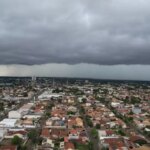Alerta de tempestade prevê ventos de até 60 km/h em Campo Grande