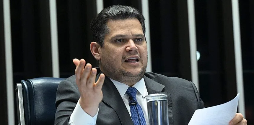 Davi Alcolumbre retira PEC da Segurança de pauta no Senado