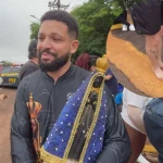Devoto percorre 23 km a pé pela BR-163 em homenagem a Nossa Senhora Aparecida