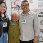 Eleitora de 108 anos enfrenta chuva para votar em Ponta Porã