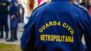 Moradores cercam GCM após suspeito ser baleado em Campo Grande