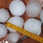 Chuva de granizo causa estragos em Assunção e alerta para o Sul do Brasil