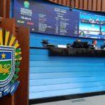 Viagem de Flávio Bolsonaro aos EUA divide deputados de MS
