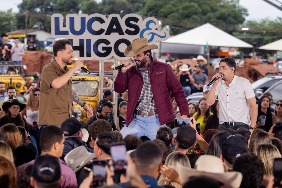 Lucas & Higor e participação especial durante gravação em Nova Andradina