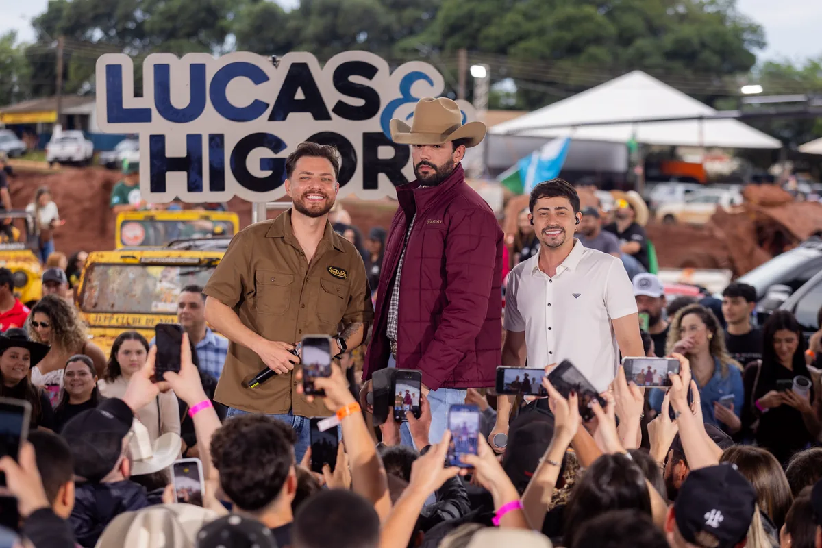 Artistas dividem o palco no Explodiuu BB no MS em Nova Andradina