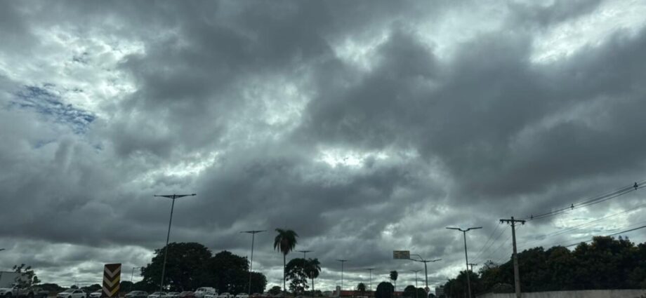 Alerta laranja coloca 19 cidades de MS na rota de tempestades