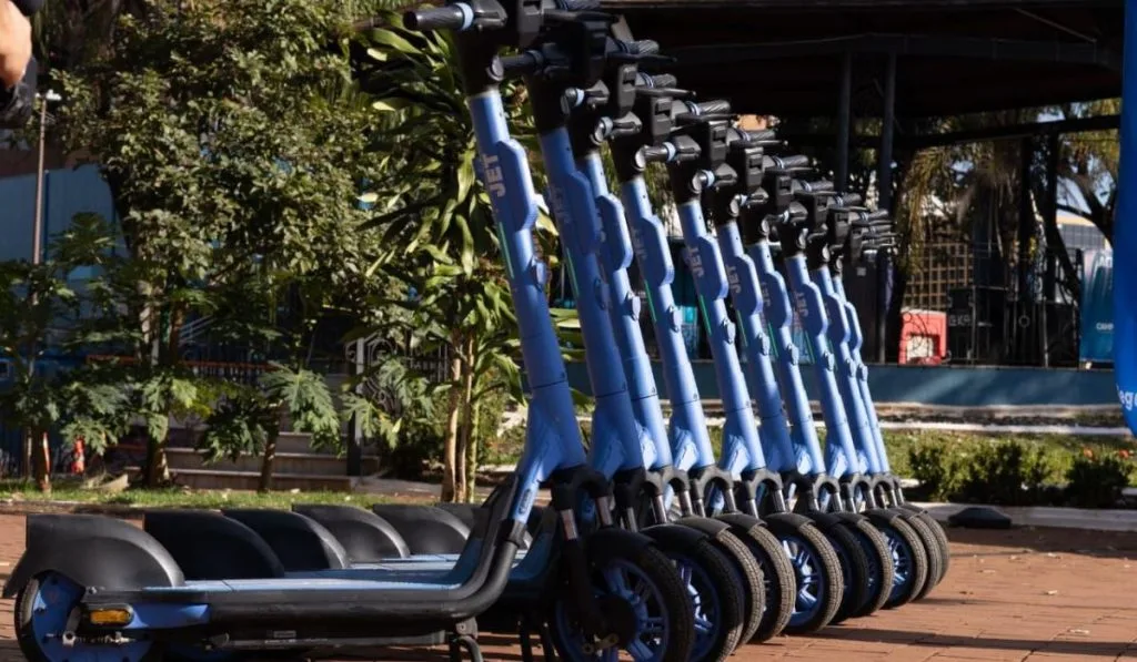 400 patinetes foram disponibilizados para fase de testes na cidade | (divulgação)