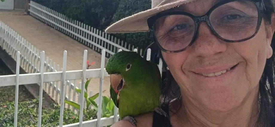 Marinalva vende calças para salvar maritaca prensada em Manhumirim