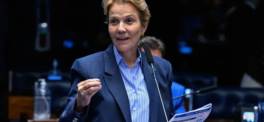 Tereza Cristina vota a favor do fim da escala 6×1 em votação no Senado