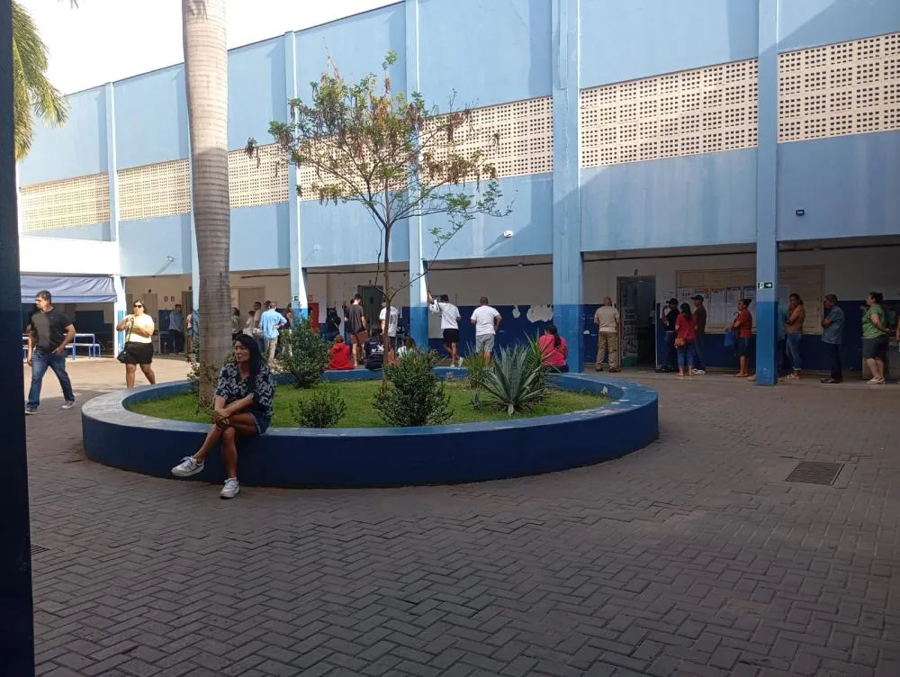 Votação em Mato Grosso do Sul reúne 2 milhões de eleitores neste domingo (25)